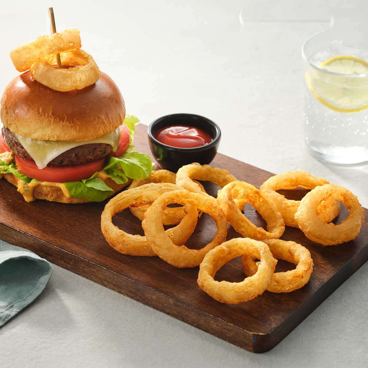 Edgell® Hand-Cut Battered Onion Rings, Styled