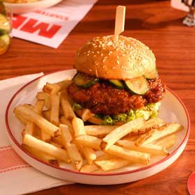 Edgell® Edgell Supa Crunch® 9mm skin-on chips, Styled